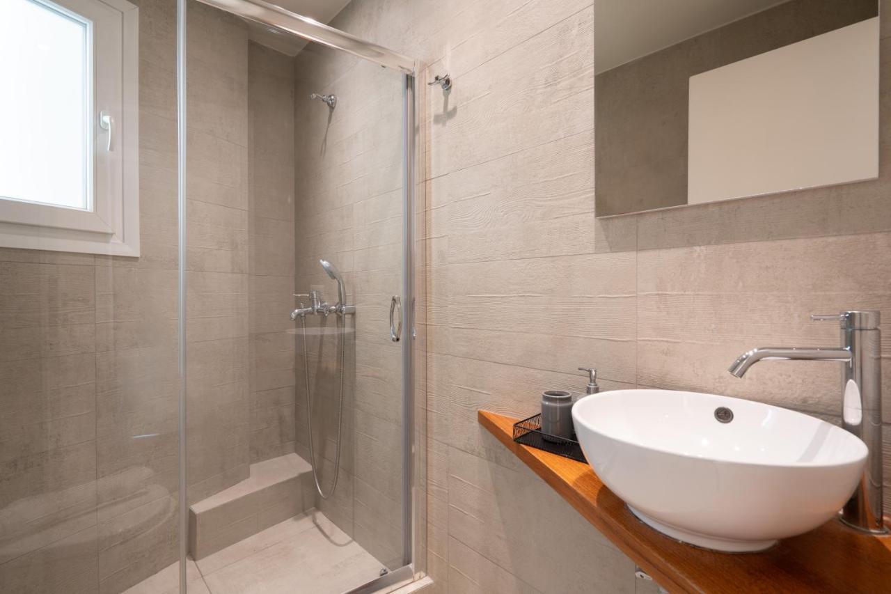 Classy Apartment In Koukaki, Walk To Metro & Acropolis Athens Ngoại thất bức ảnh