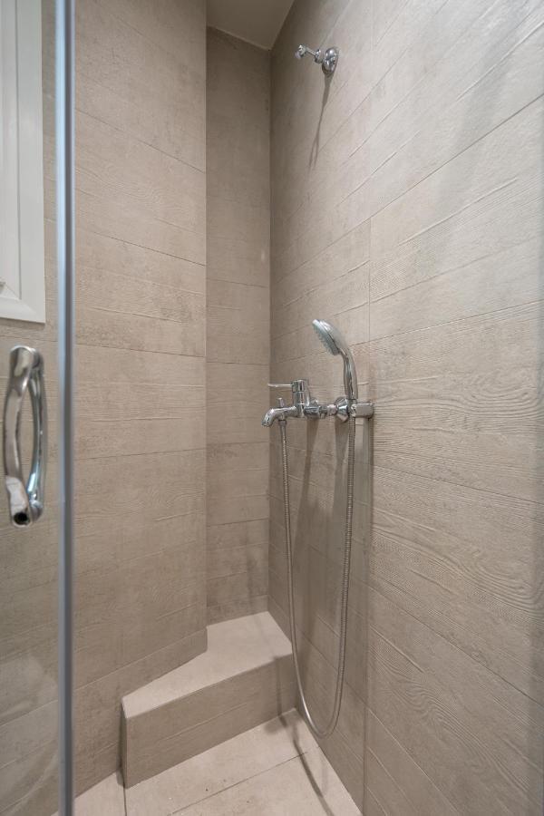 Classy Apartment In Koukaki, Walk To Metro & Acropolis Athens Ngoại thất bức ảnh